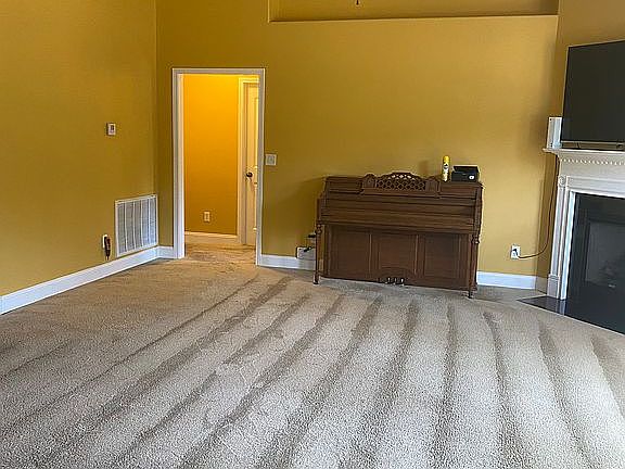 2nd image of 1177 Silver Creek Ln