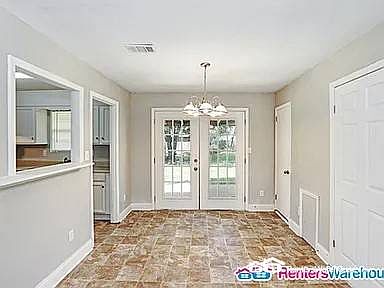 2nd image of 2407 Yorkshire Dr SW
