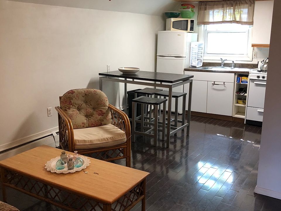 2nd image of 106 Lake Ave Side 4
