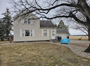 106 Wilmot Ave, Ipswich, SD 57451
