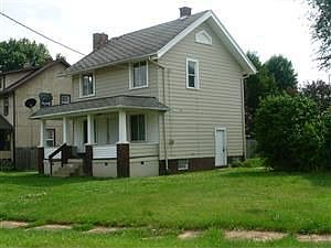 2nd image of 2543 Daleford Ave NE