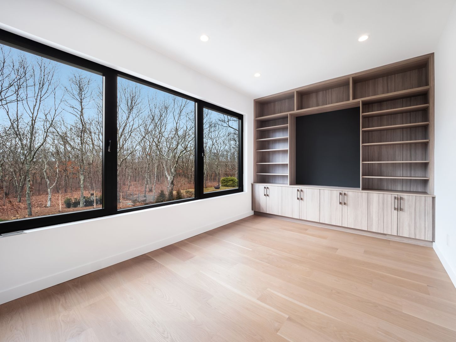  Office across from primary suite 