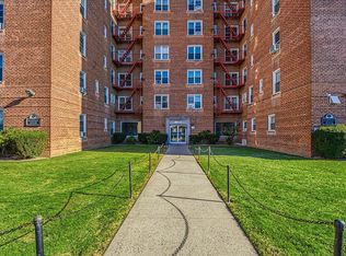 3011 Parsons Blvd APT 2T, Flushing, NY 11354