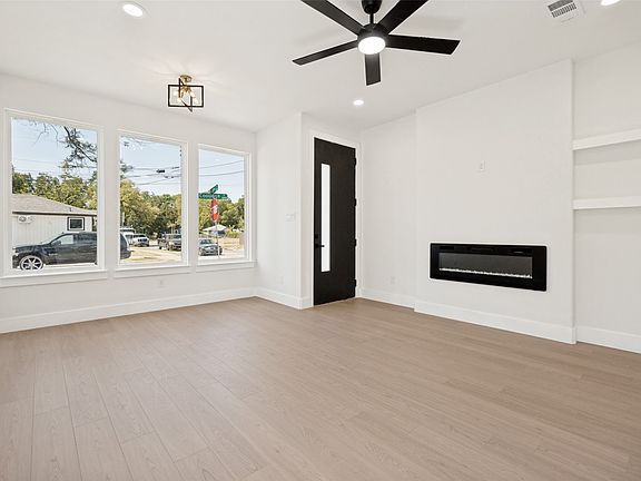 3rd image of 4000 Coolidge St
