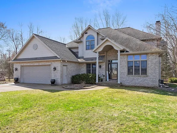 3757 Woodland Rd, Green Bay, WI 54313
