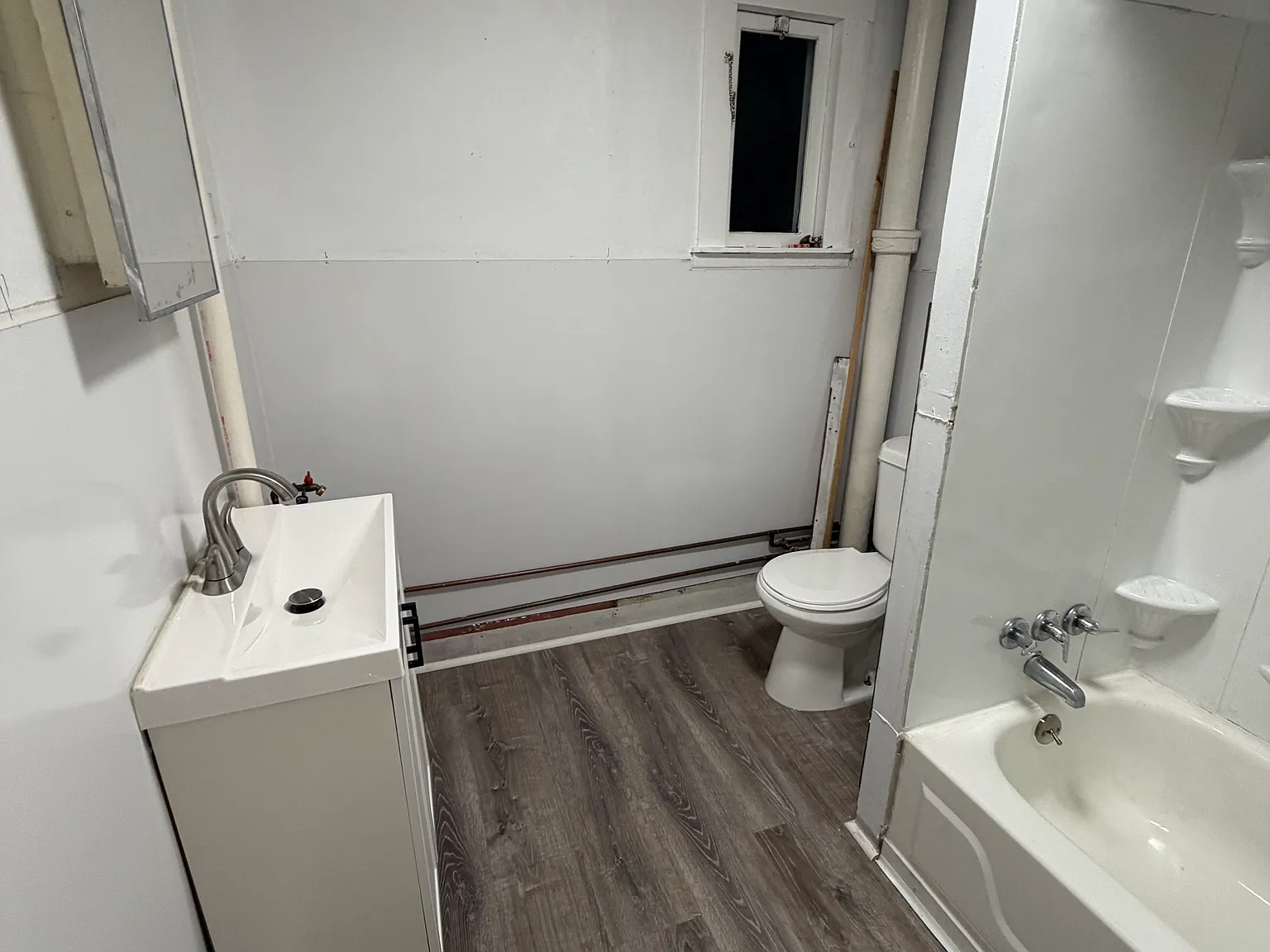 1 bed, 700 sqft, $1,000 — Photo 3