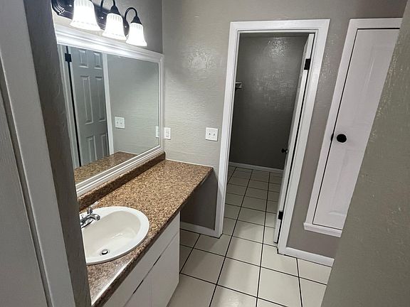 4th image of 2522 Gold Ave APT 21