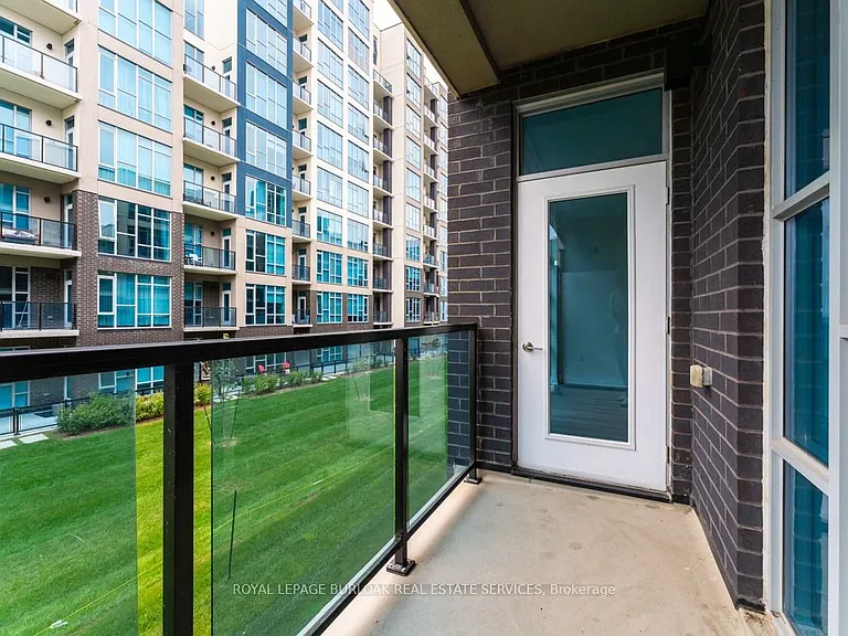10 Concord Pl #213 — Photo 24