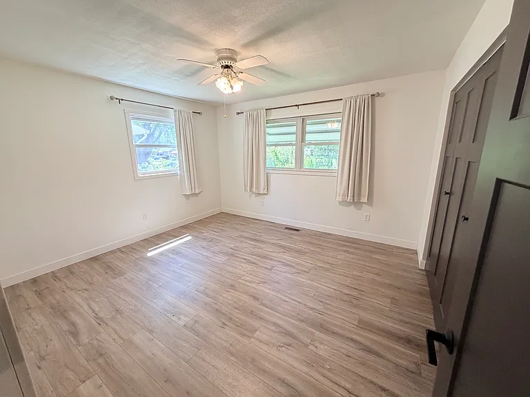 318 N Park St — Photo 18