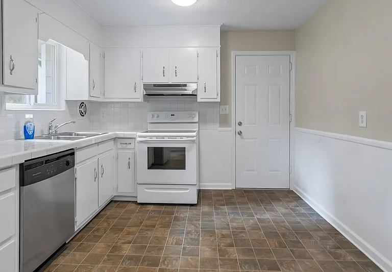 2080 Dundee Dr SE — Photo 11