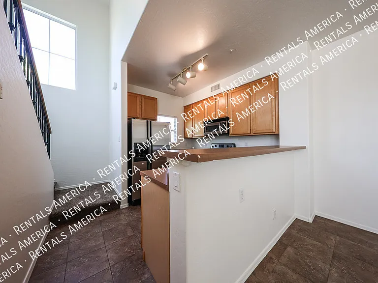 747 N Port Dr — Photo 11
