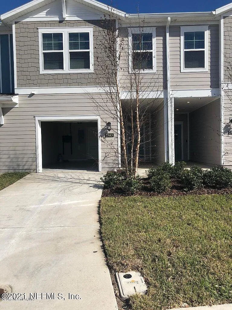 3 bed, 2.5 bath, 1706 sqft, $2,300 — Photo 1
