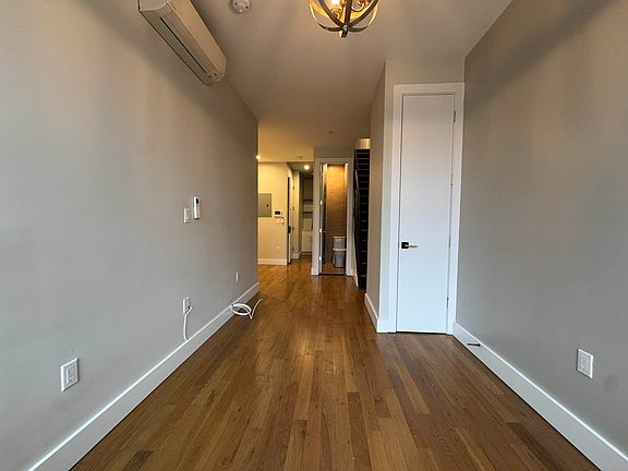 4th image of 632 Sterling Pl #3F
