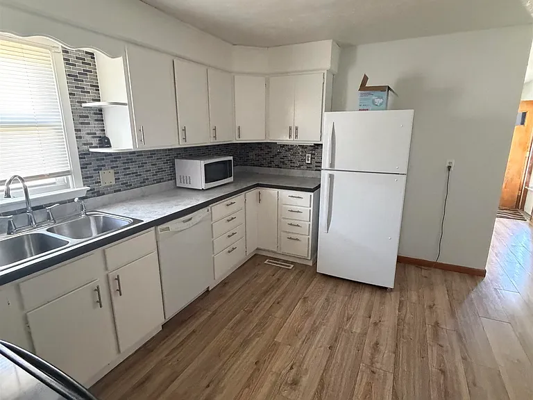 1213 N 12th St — Photo 5