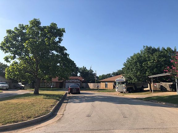5th image of 4333 Aspen Ct N