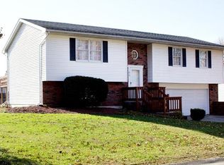 816 Wildwood Dr, Bethalto, IL