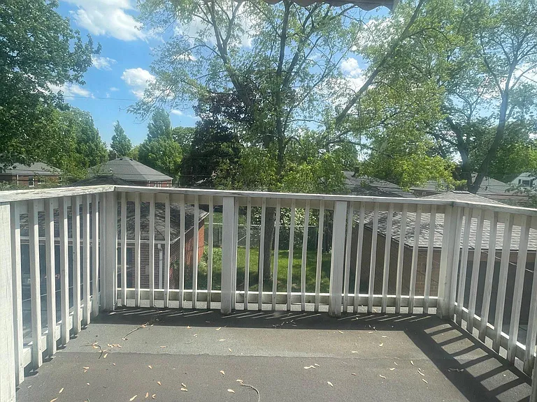 7457 Pearl Rd #B — Photo 9