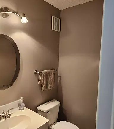 4th image of 129 Grayling Cres #1B
