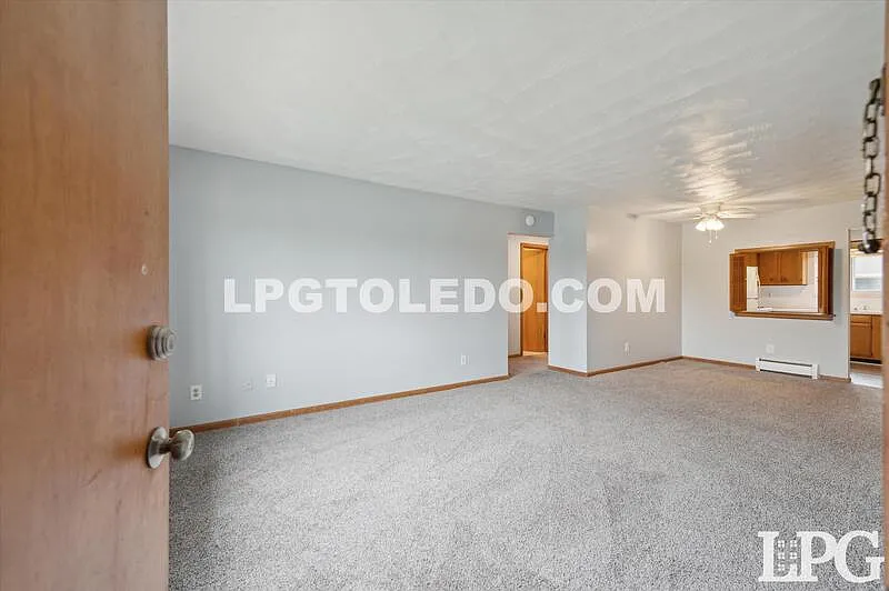 2 bed, 1.0 bath, 850 sqft, $850 — Photo 3