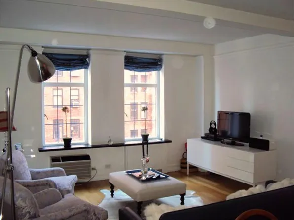 410 West 24th Street image 1 of 25