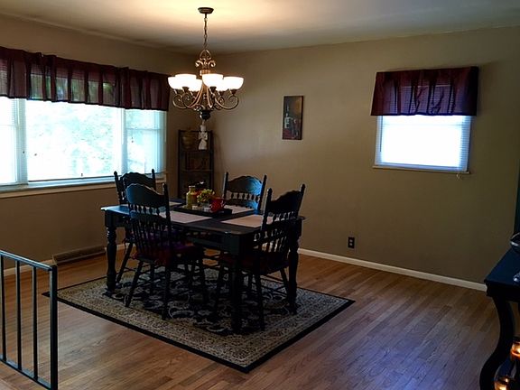 2nd image of 1065 Cliffside Dr