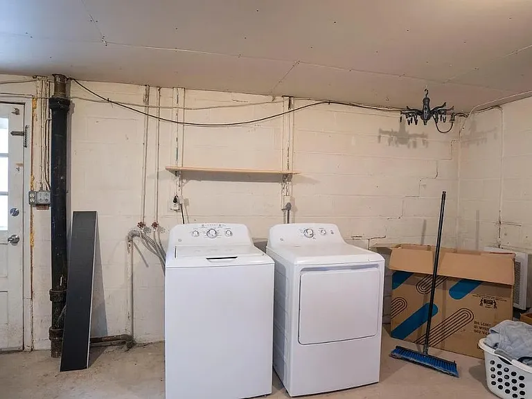 570 Galen Dr — Photo 33