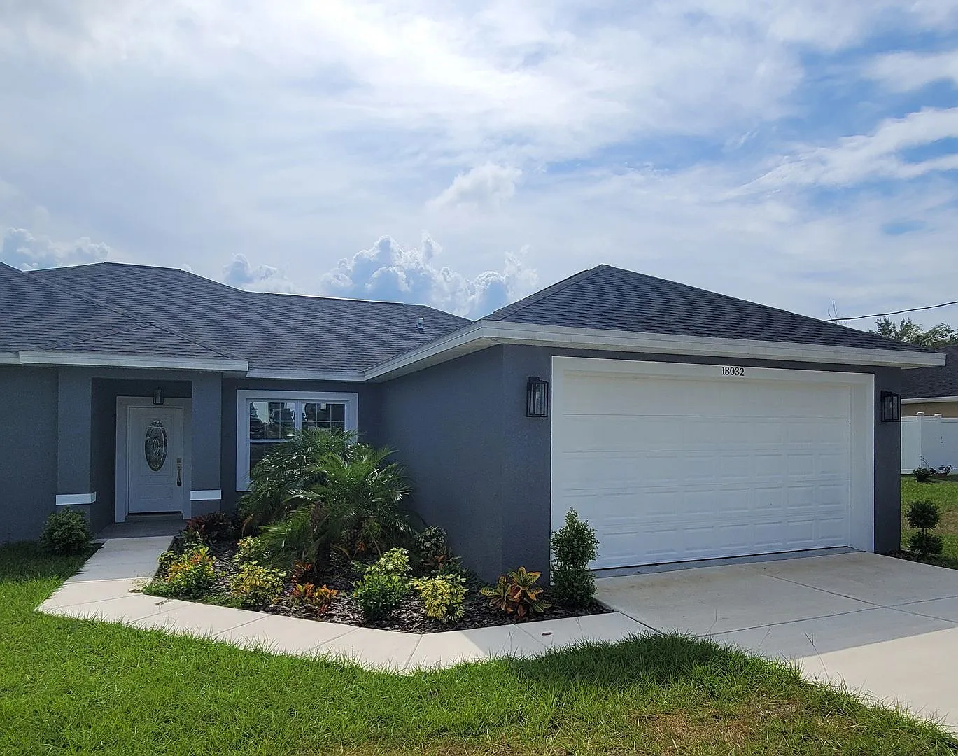 4 Bedrooms and 2 Bathrooms — Photo 2