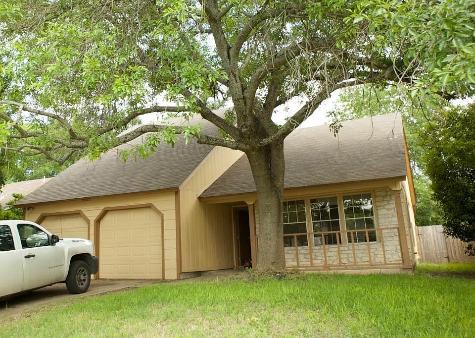1st image of 9803 Meadowheath Dr