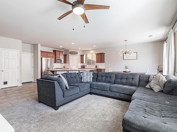 4th image of 3571 Encino Ave