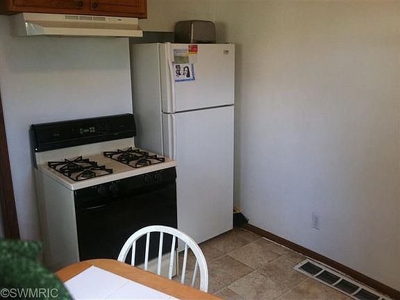 5th image of 2141 Denwood Ave SW