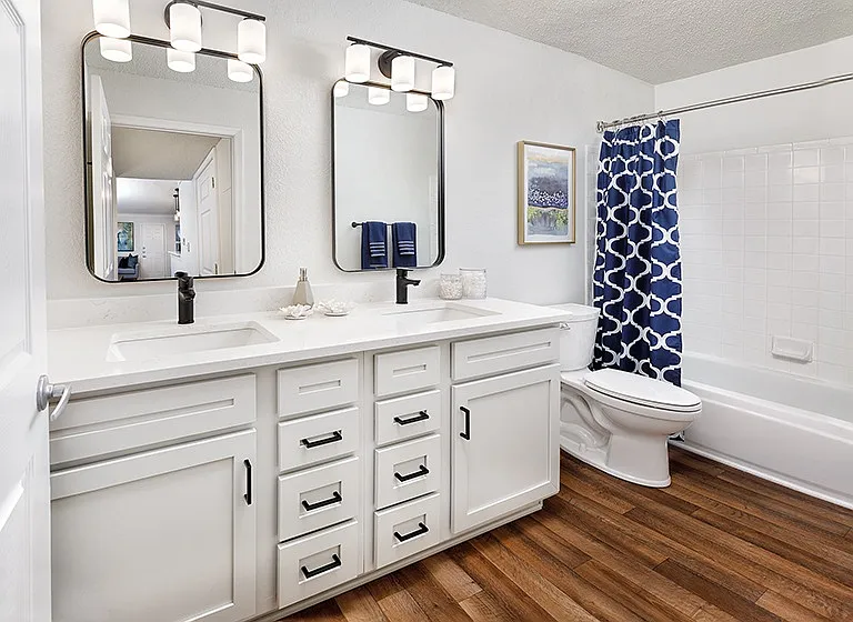 Newly Renovated Kitchens and Baths!