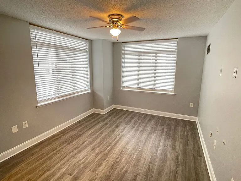 4801 Fairmont Ave #611 — Photo 14