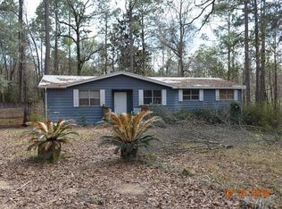 1884 Woodyard Rd, Defuniak Springs, FL 32435