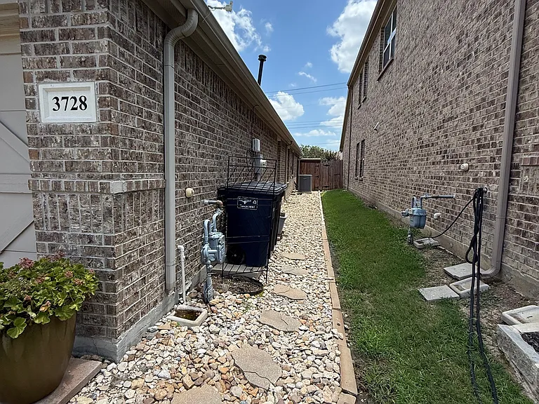 3728 Holly Brook Dr — Photo 41