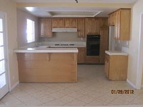3rd image of 2622 S Pacific Ave