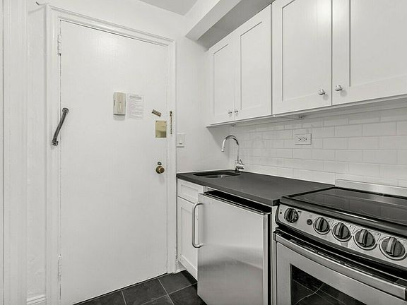 5th image of 310 E 44th St APT 1512
