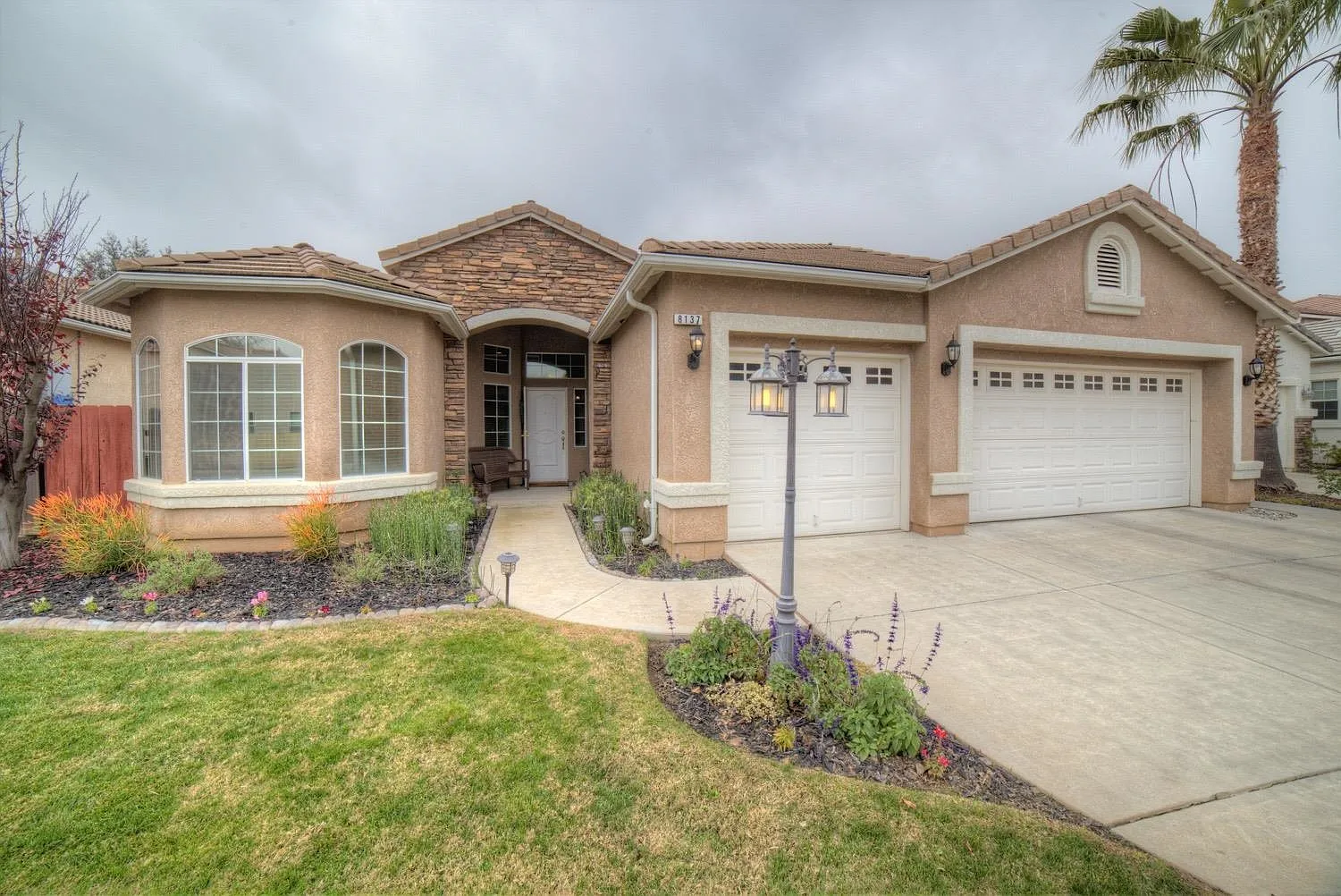 8137 N Paula Ave photo 1