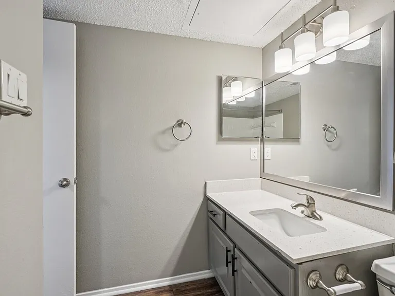 Sagamore Apartments — Photo 43