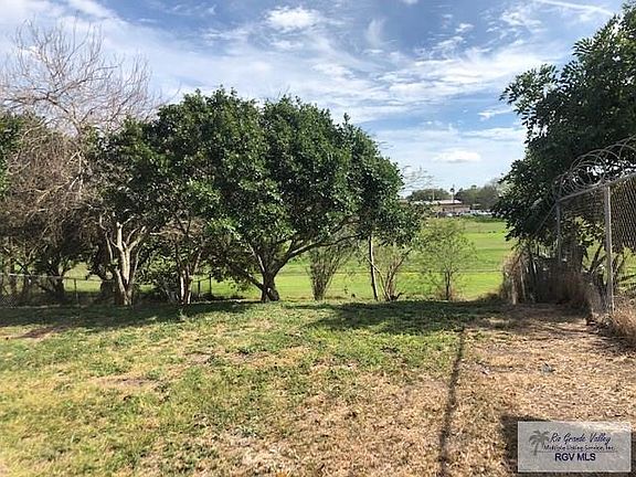 2nd image of 34 Hortencia Blvd