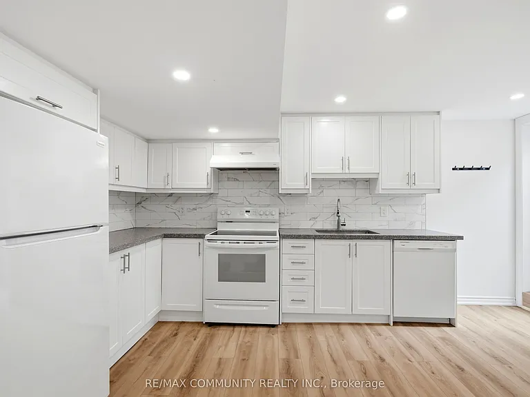 39 Carter Bennett Dr #LOWER — Photo 8