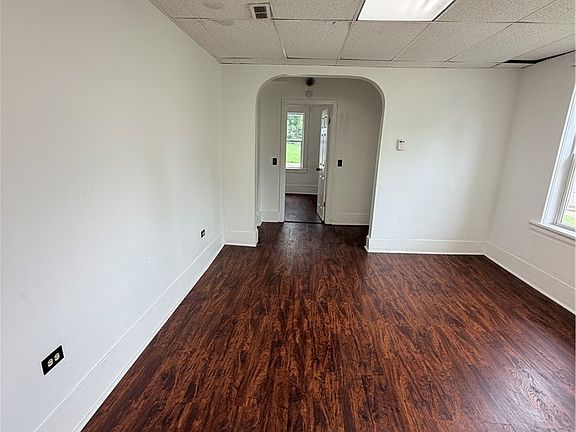 4th image of 6603 Charter Ave