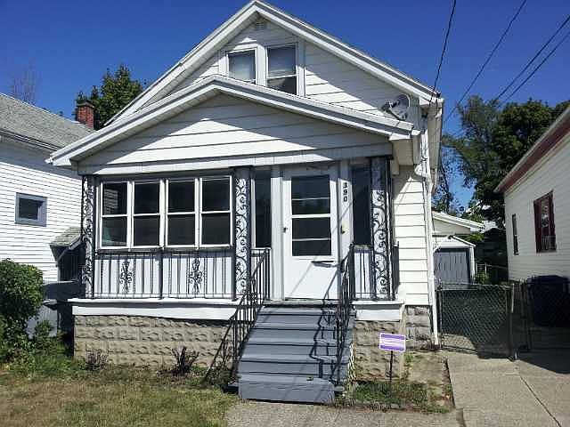 1st image of 390 Dartmouth Ave