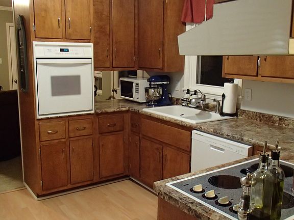 4th image of 113 Bradley Dr