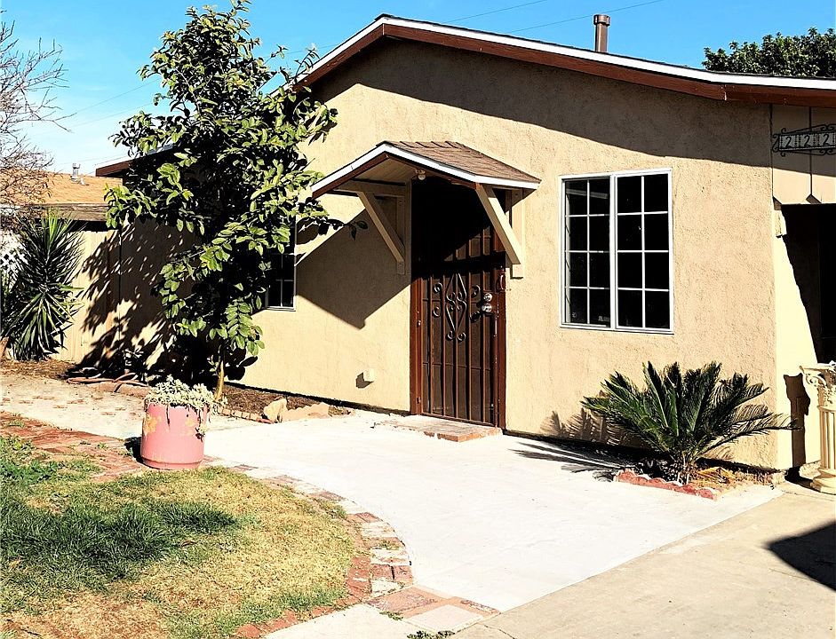 1st image of 22202 Elaine Ave
