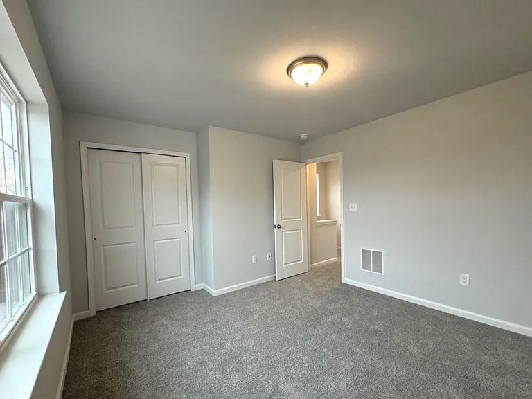 525 Dock St — Photo 13