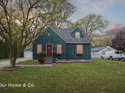 700 Scheurmann St, Essexville, MI, 48732