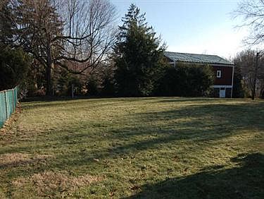 2nd image of 2421 Berkshire Dr