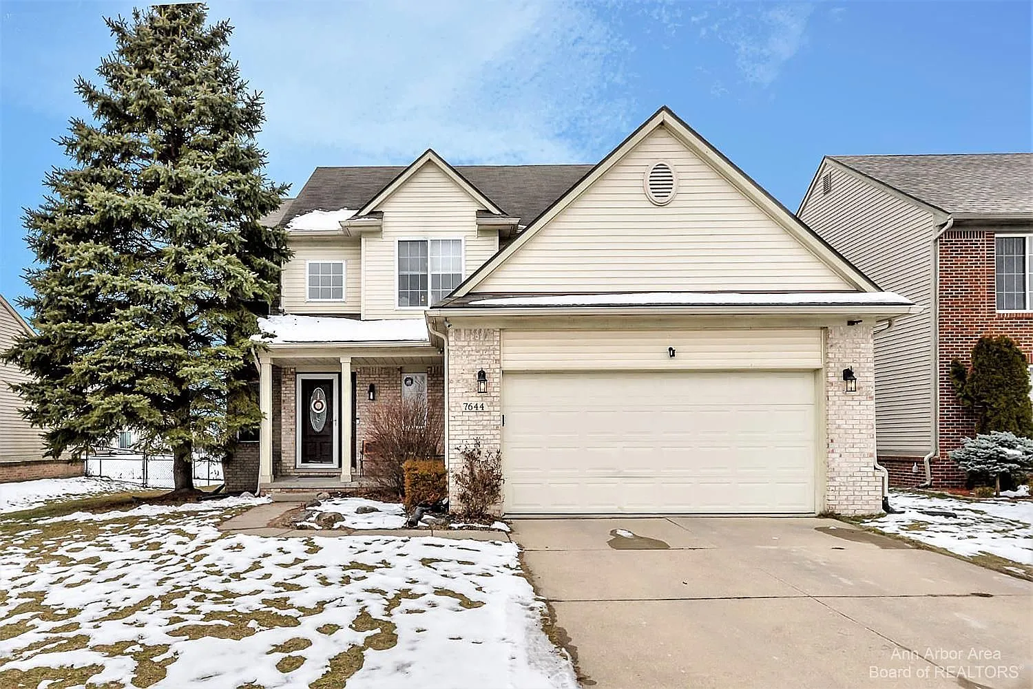 7644 Pioneer Dr photo 1