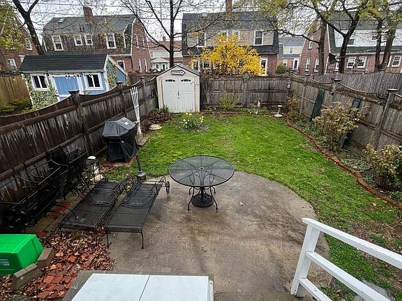 4th image of 192 Raleigh Way