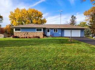 N9183 Donald Ln, Watertown, WI 53094